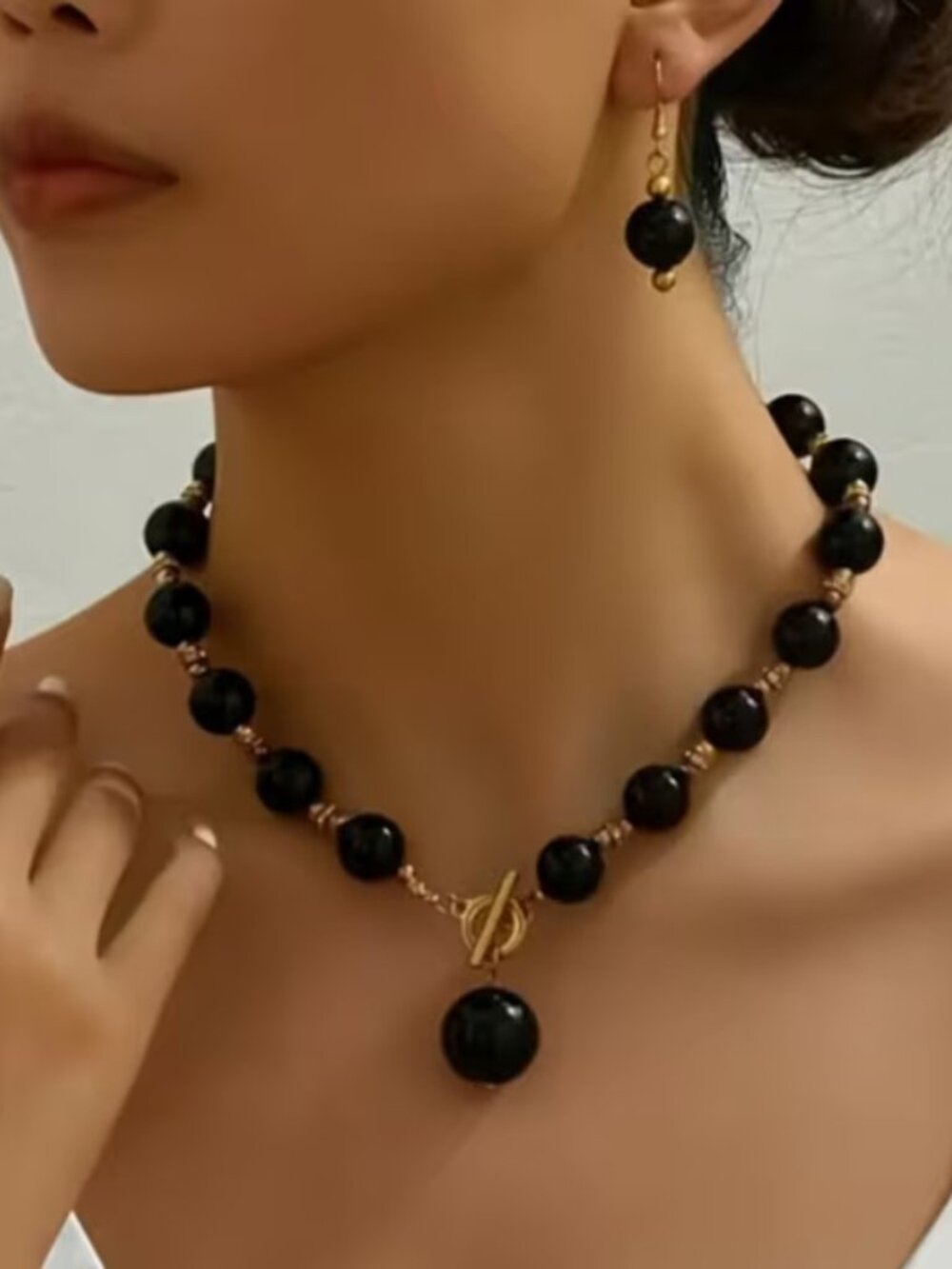 Womens Black Beaded Necklace Dangle Earrings Set Pendant Toggle Clasp Jewelry